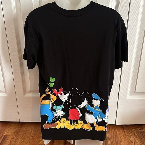 Disney Mickey and Friends Women’s Shirt Disney World Disneyland Medium M - Picture 2 of 3